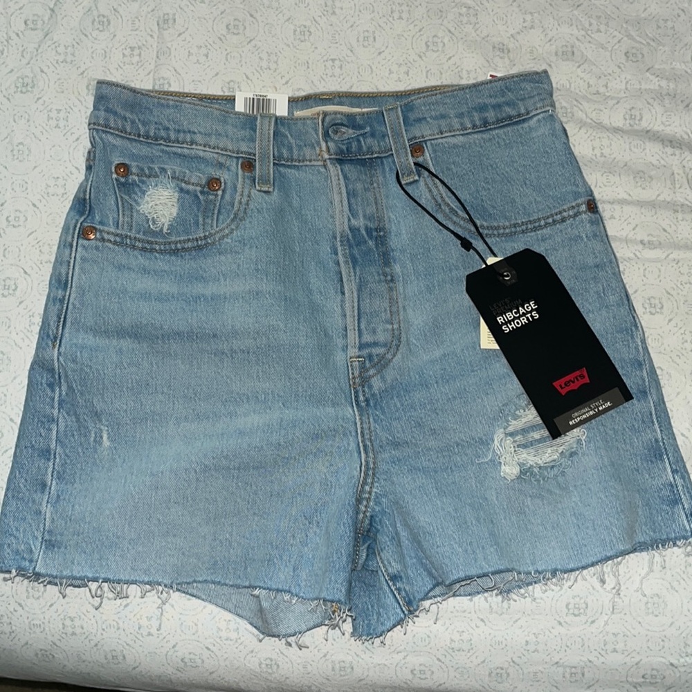 Levi’s rib cage shorts